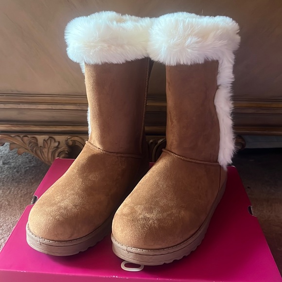 SO Shoes - Winter boot from SO, Plush collar & lining❤️